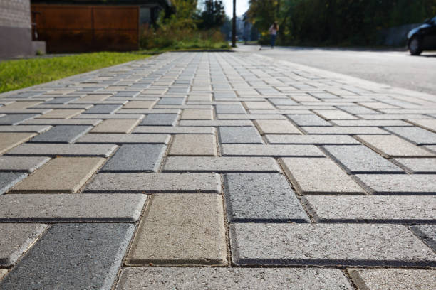 Best Driveway Pavers Near Me  in Country Clu, FL